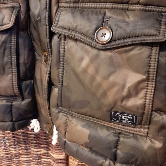 Abercrombie & Fitch Feather Down Camo Print Puffer Jacket w/ Hood Sherpa Teddy - Picture 4 of 8
